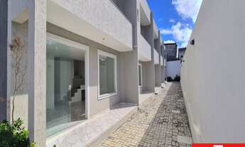 Imagem 2: 4 dormitórios, 1 suítes, 2 banheiro, 1 vaga na garagem