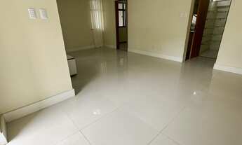 Imagem 3: 4 dormitórios, 1 suítes, 4 banheiro, 2 vagas na garagem