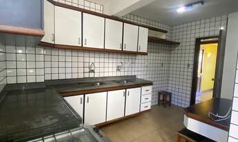 Imagem 7: 4 dormitórios, 2 suíte, 1 banheiros, 200M² de Área Construída