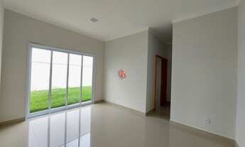 Imagem: Casa pronta para morar, com amplo quintal