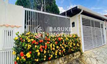 Imagem 2: Casa Térrea com Piscina e Espaço Gourmet, edícula para hospede ou escritório, no bairro Al