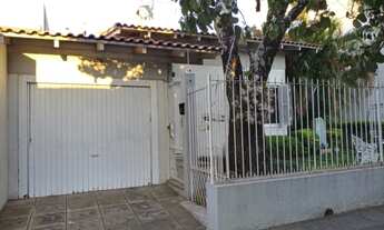 Imagem 2: 4 dormitórios, 3 suíte, 2 banheiro, 4 vagas na garagem, 250M² de Área Construída