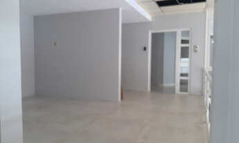 Imagem 6: Maravilhosa Loja na Alameda da Espatódeas - Caminho das Árvores