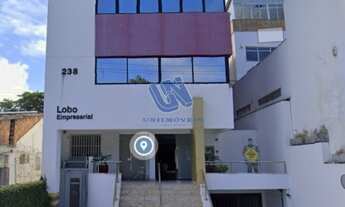 Imagem: Prédio comercial com 16 salas comerciais