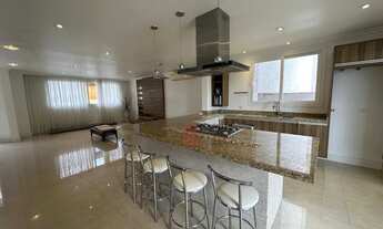 Imagem: Ótima Casa em Condomínio à Venda em Curitiba-PR