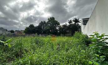 Imagem 6: Terreno à venda em Curitiba-PR, no bairro Tarumã, com 606,10 m² de área. Venha conferir!