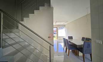 Imagem 4: Sobrado de 3 quartos na Cidade Industrial de Curitiba-PR: 2 salas, 2 banheiros, 2 vagas, 8