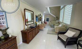 Imagem 4: CASA 5/4 COM 3 SUÍTES DUPLEX EM ALPHAVILLE 1, FINAMENTE DECORADA COM PÉ DIREITO DUPLO!