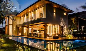 Imagem 2: CASA COM 5 SUÍTES FINAMENTE DECORADA A VENDA EM PRAIA DO FORTE NO CONDOMÍNIO JACARANDÁS. C