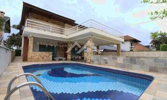 Imagem: Sobrado em Peruíbe em Bougainville