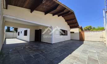 Imagem: Casa à 200 metros da praia em Peruíbe