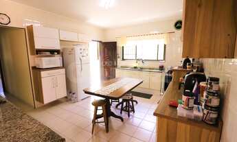 Imagem 7: Casa a venda em Peruíbe com 6 quartos a 250 metros da praia