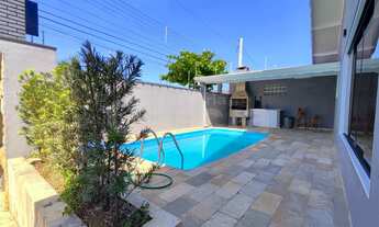 Imagem 4: Casa a 200 metros da praia em Peruíbe com 3 quartos e área de lazer com churrasqueira e pi