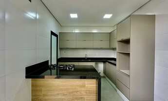 Imagem 7: Casa em condomínio de médio padrão com 3 suítes e 4 vagas de garagem em Ribeirão Preto-SP