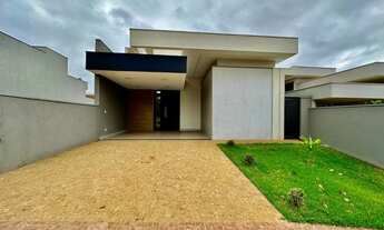 Imagem 2: Casa em condomínio de médio padrão com 3 suítes e 4 vagas de garagem em Ribeirão Preto-SP