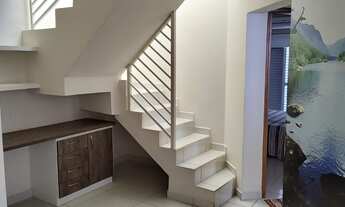 Imagem 5: 3 dormitórios, 1 suítes, 3 banheiro, 2 vagas na garagem, 104M² de Área Construída