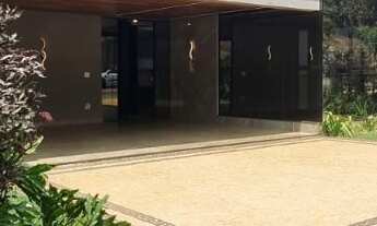 Imagem: Luxuosa casa em condomínio à venda em