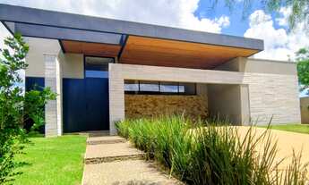 Imagem: Casa de luxo em condomínio na Vila do Golf