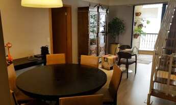 Imagem 2: 3 dormitórios, 1 suítes, 4 banheiro, 2 vagas na garagem, 214M² de Área Construída