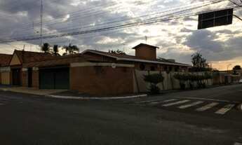 Imagem: Casa Térrea na Avenida Meira Junior, com
