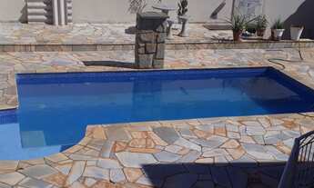 Imagem 4: Casa Sobrado, com 330 m² de área construída, em um terreno de 550 m², de Esquina, no Bairr