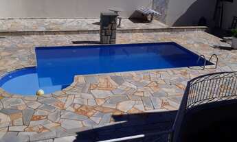 Imagem 5: Casa Sobrado, com 330 m² de área construída, em um terreno de 550 m², de Esquina, no Bairr