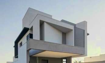 Imagem 3: Magnífico Sobrado com 360 m², Alto Padrão, no Condomínio Residencial Alto do Castelo, na c