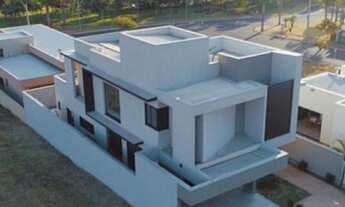 Imagem 5: Magnífico Sobrado com 360 m², Alto Padrão, no Condomínio Residencial Alto do Castelo, na c