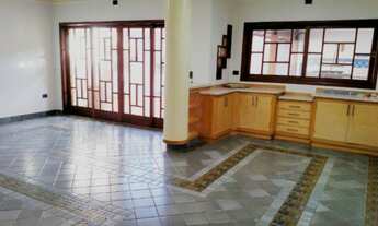 Imagem 3: Casa Térrea com 306 m² em um terreno de 400 m², no Residencial Parque das Figueiras, na ci