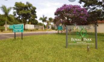 Imagem 2: Magnífico Terreno com 832 m², em ilha, com uma vista privilegiada no Condomínio Royal Park