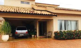 Imagem: 3 dormitórios, 1 suítes, 4 banheiro, 9