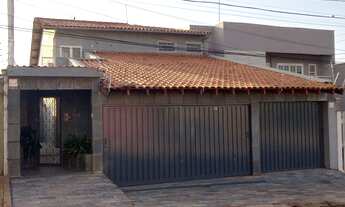 Imagem: 3 dormitórios, 1 suítes, 4 banheiro, 3