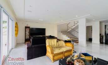 Imagem: Casa Espaçosa de Alto Padrão em Água