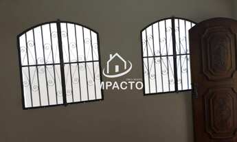 Imagem 2: Casa com 3 quartos sendo 1 suíte + quarto para empregada