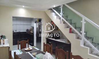 Imagem 5: Sobrado com 6 dormitórios sendo 1 suíte com closet, churrasqueira e 2 vagas de garagem à v