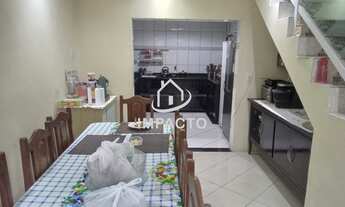 Imagem 7: Sobrado com 6 dormitórios sendo 1 suíte com closet, churrasqueira e 2 vagas de garagem à v