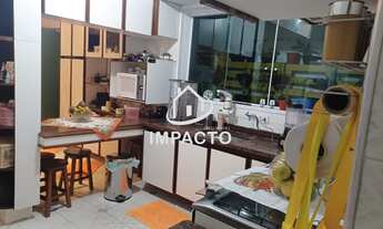 Imagem 6: Sobrado com 5 dormitórios sendo 3 suítes, salão de festa com área gourmet e 2 vagas de gar