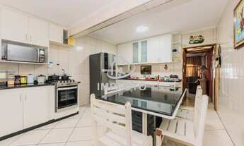 Imagem 5: Sobrado individual com 3 dormitórios e 3 vagas, há 80 metros da Avenida Intinguçu