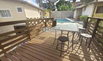 Imagem: CASA TÉRREA COM PISCINA Á VENDA - BAIRRO