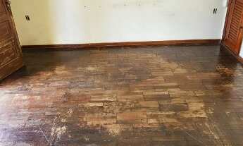 Imagem 2: 3 dormitórios, 5 vagas na garagem, 1M² de Área Construída