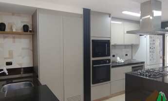 Imagem 6: 2 dormitórios, 1 suítes, 2 banheiro, 2 vagas na garagem, 160M² de Área Construída