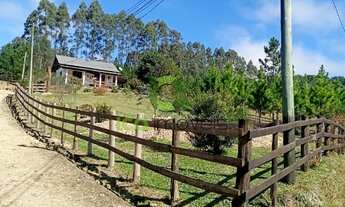 Imagem 2: Chácara à venda em Anitápolis-SC: Casa rústica com 1 quarto, 2 salas e vista deslumbrante!