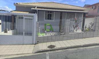 Imagem 2: Imperdível casa com 3 quartos no Bairro Bela Vista em São José-SC: 1 sala, 2 banheiros, 1