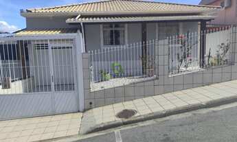 Imagem: Imperdível casa com 3 quartos no Bairro