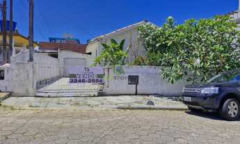 Imagem: Terreno com Casa de Madeira e Edícula em