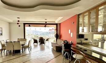 Imagem 2: Casa com 3 Quartos à Venda, 642 m² por R$ 1.590.000