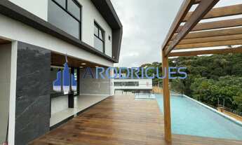 Imagem 7: Luxuosa Casa à Venda em Camaçari-BA, Vila de Abrantes: 4 Quartos, 4 Suítes, 3 Banheiros, 3