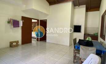 Imagem 3: Casa à venda em Bombinhas-SC, bairro Bombas: 3 quartos, 02 suítes, 2 salas, 3 banheiros, 2