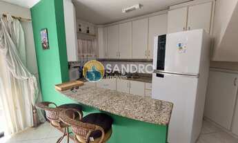 Imagem 3: Apto Duplex, com Piscina, a poucos metros da Praia de Bombas. Localizada no início da prai