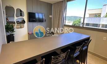 Imagem 2: Flat À Venda Em Bombinhas - A 170m da Praia de Bombas, Prédio com Piscina, Churrasqueira e